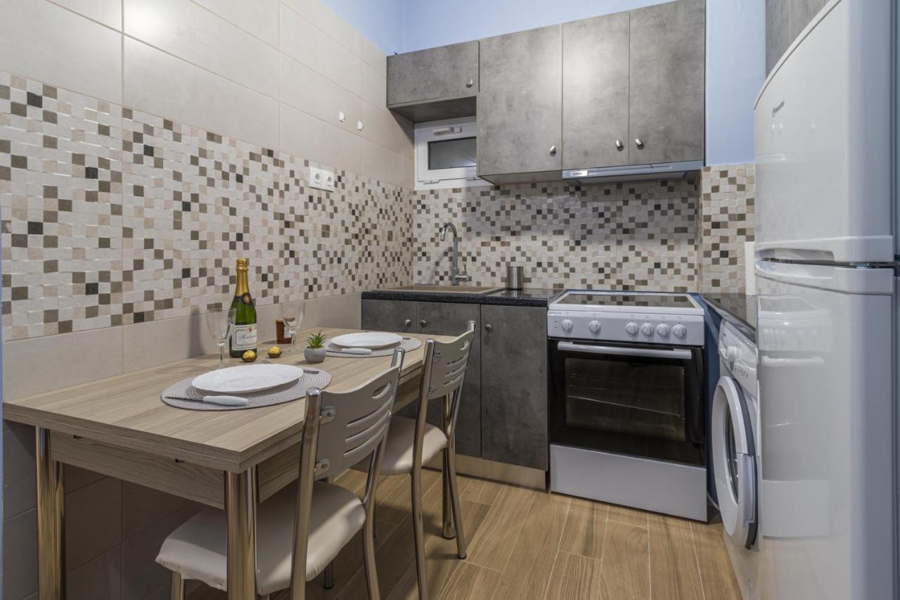 Couples Retreat, Fully Equipped Studio/ Loutraki Beach Apartment Ngoại thất bức ảnh
