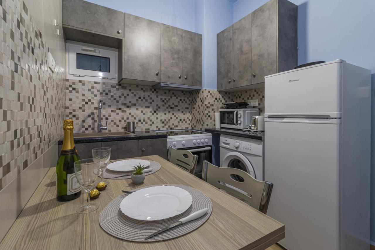Couples Retreat, Fully Equipped Studio/ Loutraki Beach Apartment Ngoại thất bức ảnh